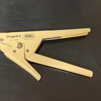 Pinza LEGRAND cod. 031996 (tira fascette Colson)
