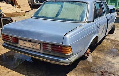 Mercedes 300D w123 per ricambi (2a)