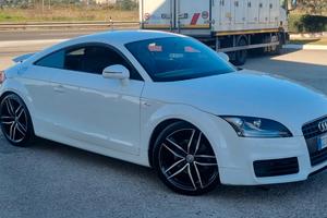 Audi TT Coupé 2.0 TDI quattro Advanced plus
