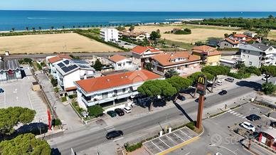 6 LOCALI A ROSETO DEGLI ABRUZZI