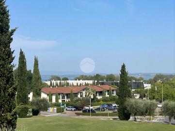 2 LOCALI A SIRMIONE