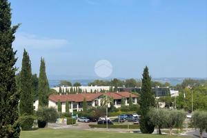 2 LOCALI A SIRMIONE