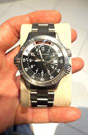 Hamilton, modello Khaki Navy Sub Gmt rif. H745110