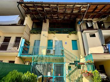 CASA DI CORTE A URGNANO