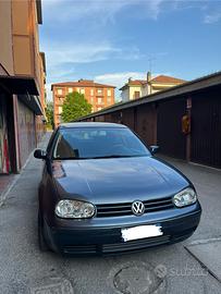 VOLKSWAGEN Golf 4ª serie - 2002
