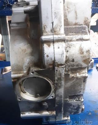 Coppia carter SUZUKI GZ 250 MARAUDER 99/07 COMPATI