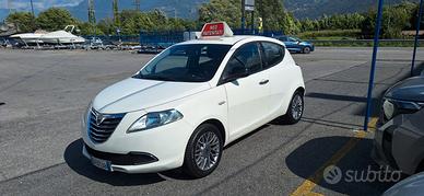 Lancia Ypsilon 1.2 69 CV 5 porte Gold