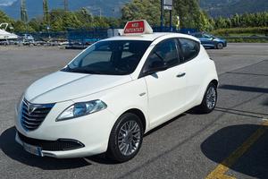 Lancia Ypsilon 1.2 69 CV 5 porte Gold