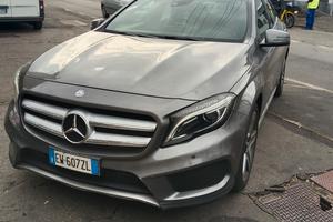 MERCEDES GLA 220D