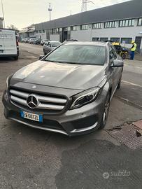 MERCEDES GLA 220D