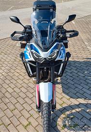 Honda CRF1100L Africa Twin DCT ES accessoriata.