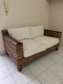 Divano due posti in vimini e mogano