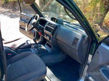 Mitsubishi L200  fuoristrada 