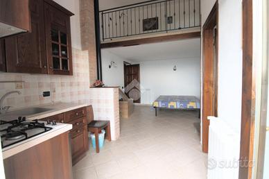 MONOLOCALE A POGGIO CATINO