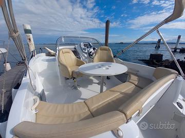 Beneteau Flyer 550 Sundeck con Honda BF90 4 T