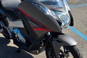 Honda Integra 750, pluriaccessoriata