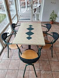 2 set di tavolo con 5 sedie
