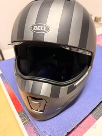 Casco Bell con mentoniera staccabile