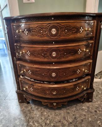 Cassettiera orientale antica in legno massello