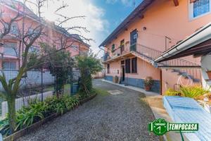 TRILOCALE SEMI-INDIPENDENTE CON SPAZIO ESTERNO DI