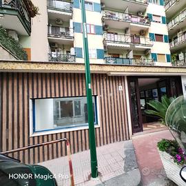 Locale multiuso Colli Aminei Napoli ,