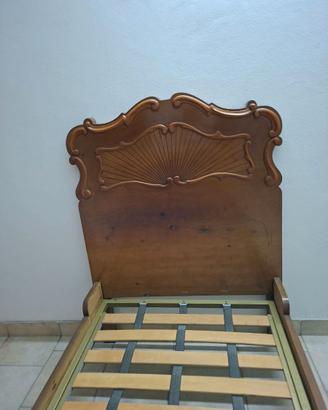LETTI D'EPOCA IN LEGNO INTAGLIATO  E INTARSIATO A