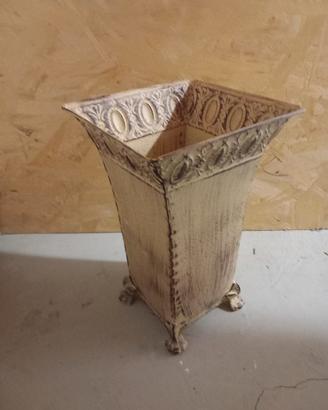 Vaso in ferro