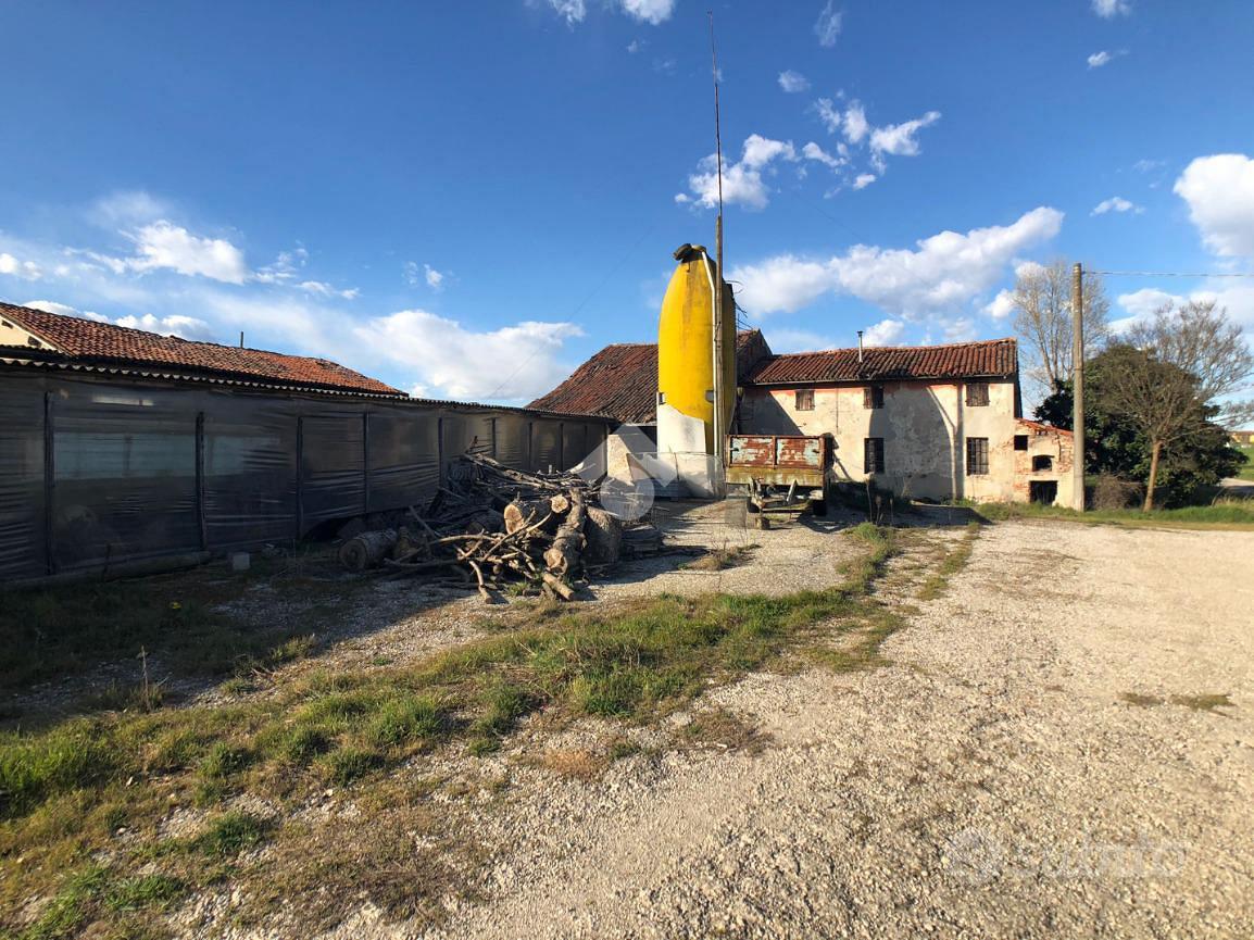 TER. AGRICOLO A CASTELBELFORTE - Vista 2