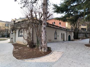 Trilocale indipendente in elegante villa d'epoca