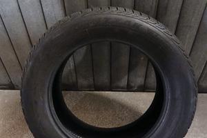 1 Pneumatico Bridgestone invernale 235 55 17