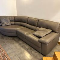 Divano in pelle grigio Poltrone e Sofa’
