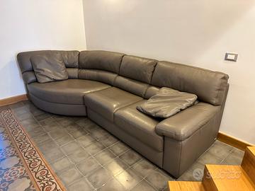 Divano in pelle grigio Poltrone e Sofa’