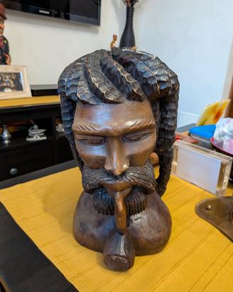 Busto scultorio in legno 