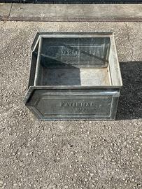 Contenitori a bocca di lupo in ferro, media gr.