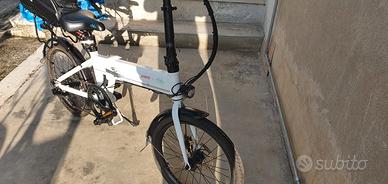 bici elettrica  fino 90km autonomia