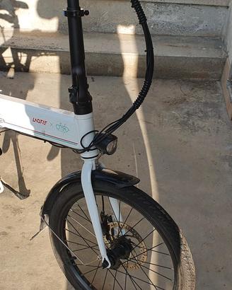 bici elettrica  fino 90km autonomia