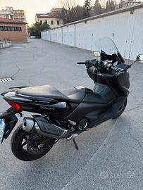 Yamaha tmax 530