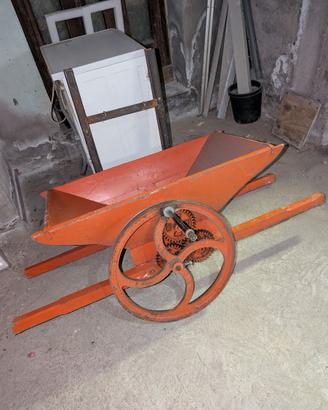 Pigiaditrice per uva manuale vintage – Montagnana