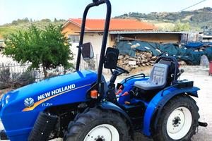 Trattore New Holland 25