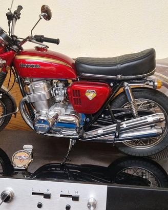 HONDA FOUR 750 SCALA 1/4 DE  AGOSTINI