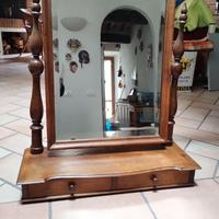 Toilette Vintage in Legno con Specchio a Ribalta