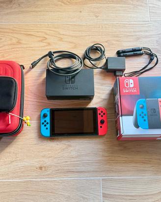 Nintendo Switch e accessori originali Nintendo