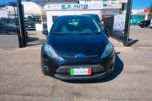 Ford Fiesta 1.4 TDCi 68CV 5 porte Titanium