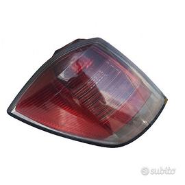 Fari posteriori Opel Astra H SW