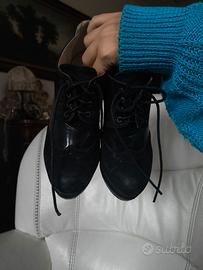 Scarpe parigine in vernice e camoscio
