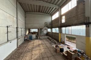 CAPANNONE A BRUGHERIO