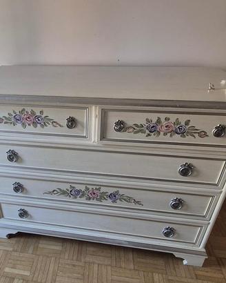 Comò e comodini Shabby chic dipinti a mano