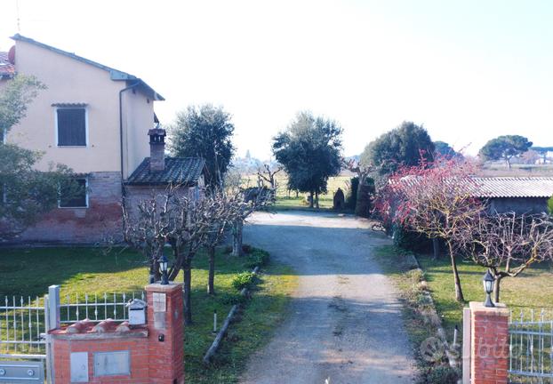 Casa indipendente arredata con annessi e terreno