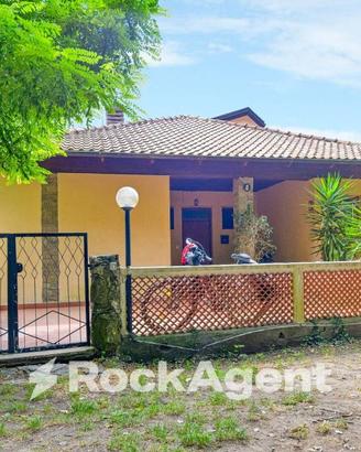 TRILOCALE RISTRUTTURATO CON BALCONE VISTA MARE E P