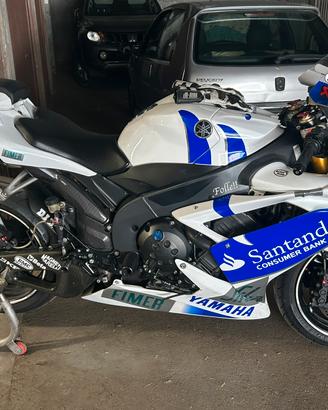 Yamaha R1